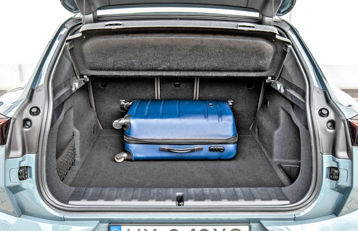 BMW iX2 xDrive30e – bagażnik