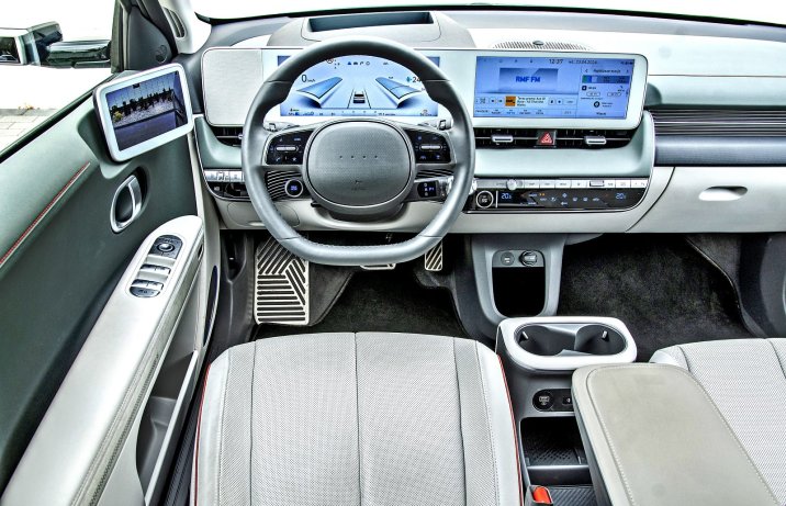 Hyundai Ioniq 5 2WD 229 KM – kokpit