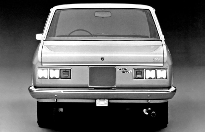 Fiat 132 pierwsza seria – tył