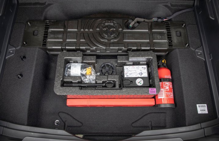 Kia Niro - schowek pod bagażnikiem