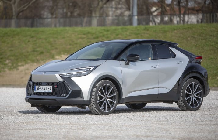 Toyota C-HR - przód
