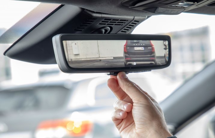 Toyota C-HR - cyfrowe lusterko