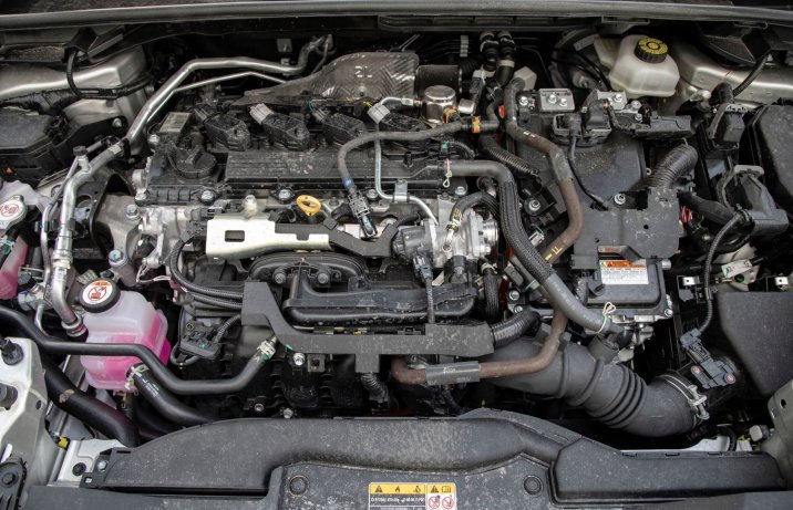 Toyota C-HR - silnik