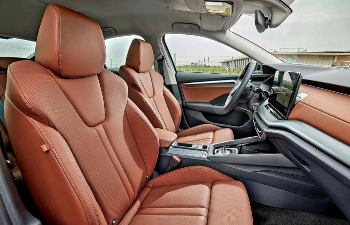 Nowa Skoda Octavia 2024 – fotele