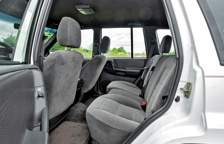 Jeep Grand Cherokee ZJ – fotele z tyłu
