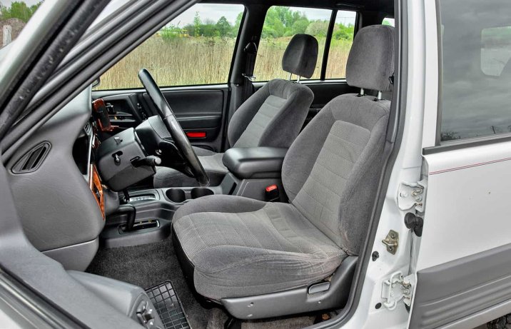 Jeep Grand Cherokee ZJ – fotele z przodu