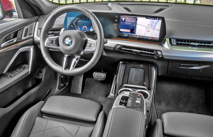 BMW X2 sDrive20i – deska rozdzielcza