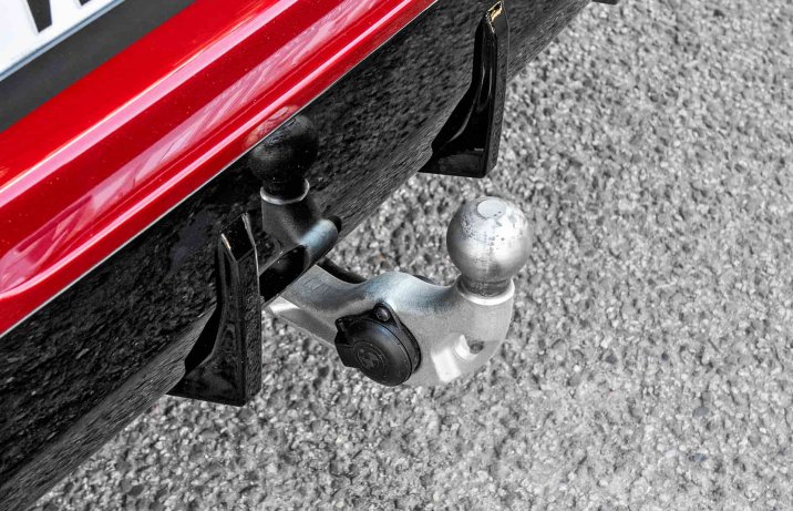 BMW X2 sDrive20i – hak