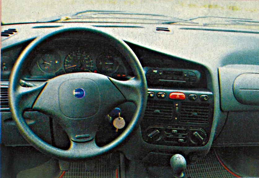 Fiat-Siena-EL-1.4-1997-deska-rozdzielcza