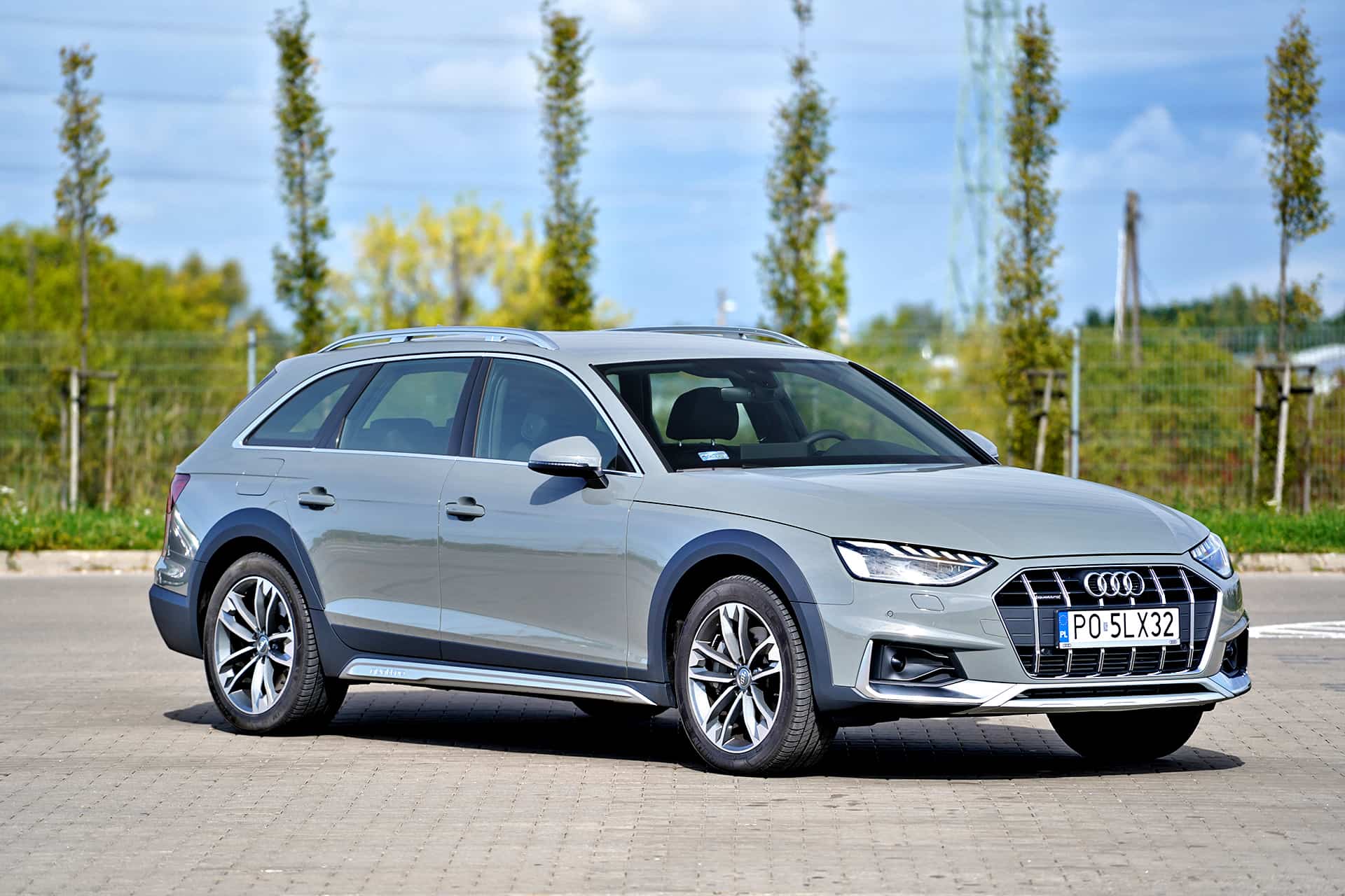 audi-a4-allroad-przod-i-bok