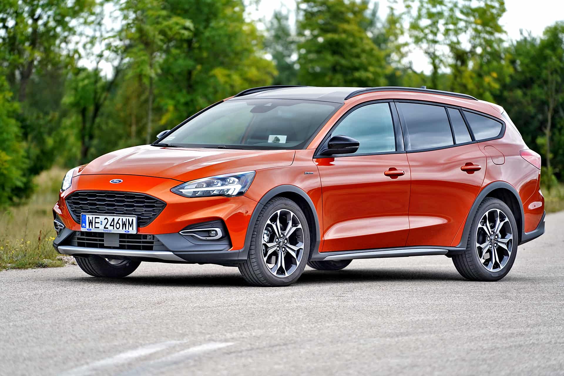 ford-focus-przod-i-bok