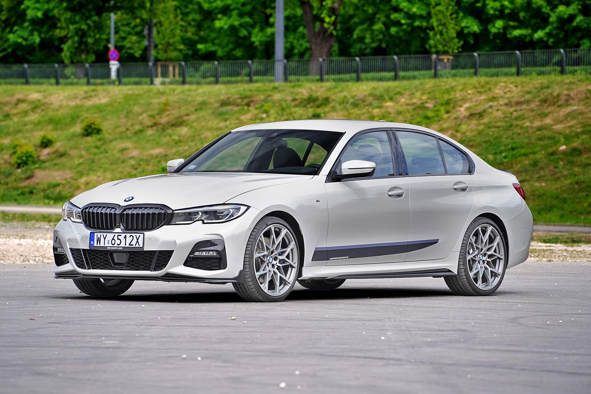 bmw-serii-3-przod-i-bok