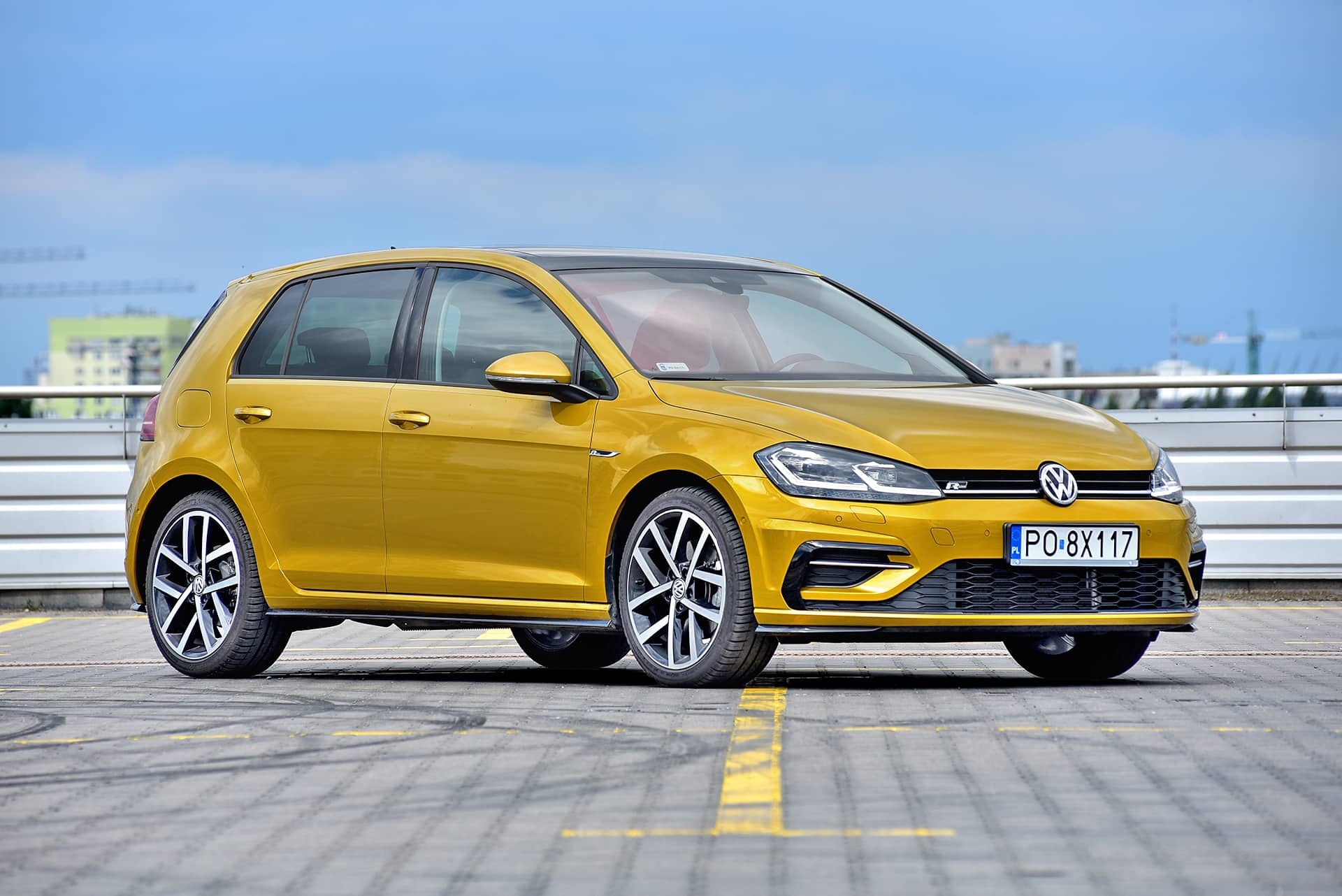 volkswagen-golf-przod-i-bok