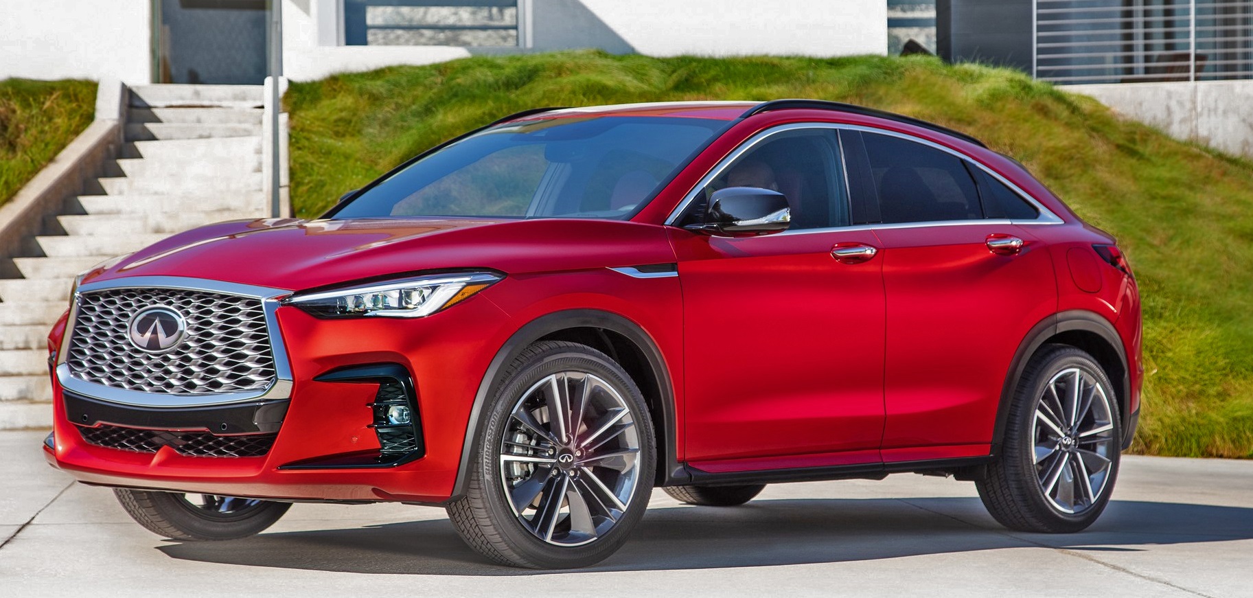 Miny z USA_2022-Infiniti-QX55