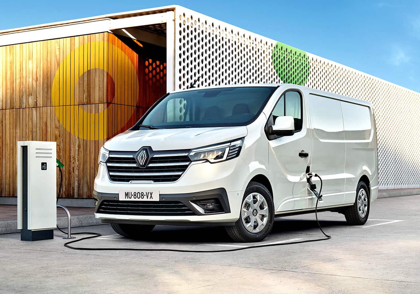 Renault-Trafic-E-Tech-przod