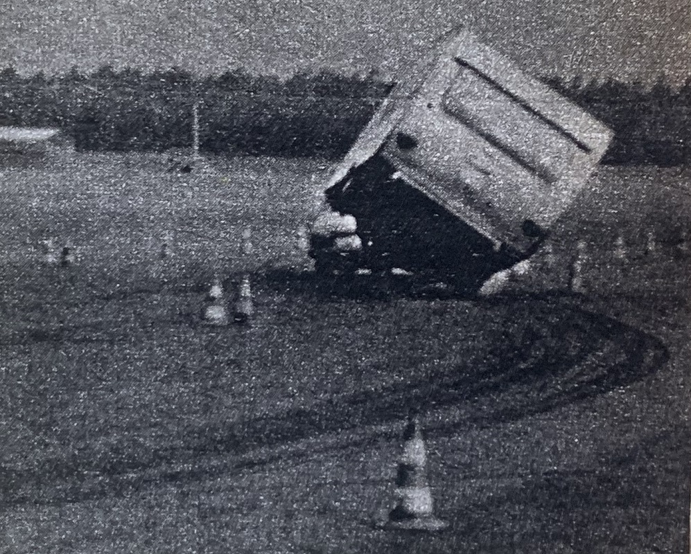 Motor Retro nr 32 z roku 1974_jazda z przyczepa