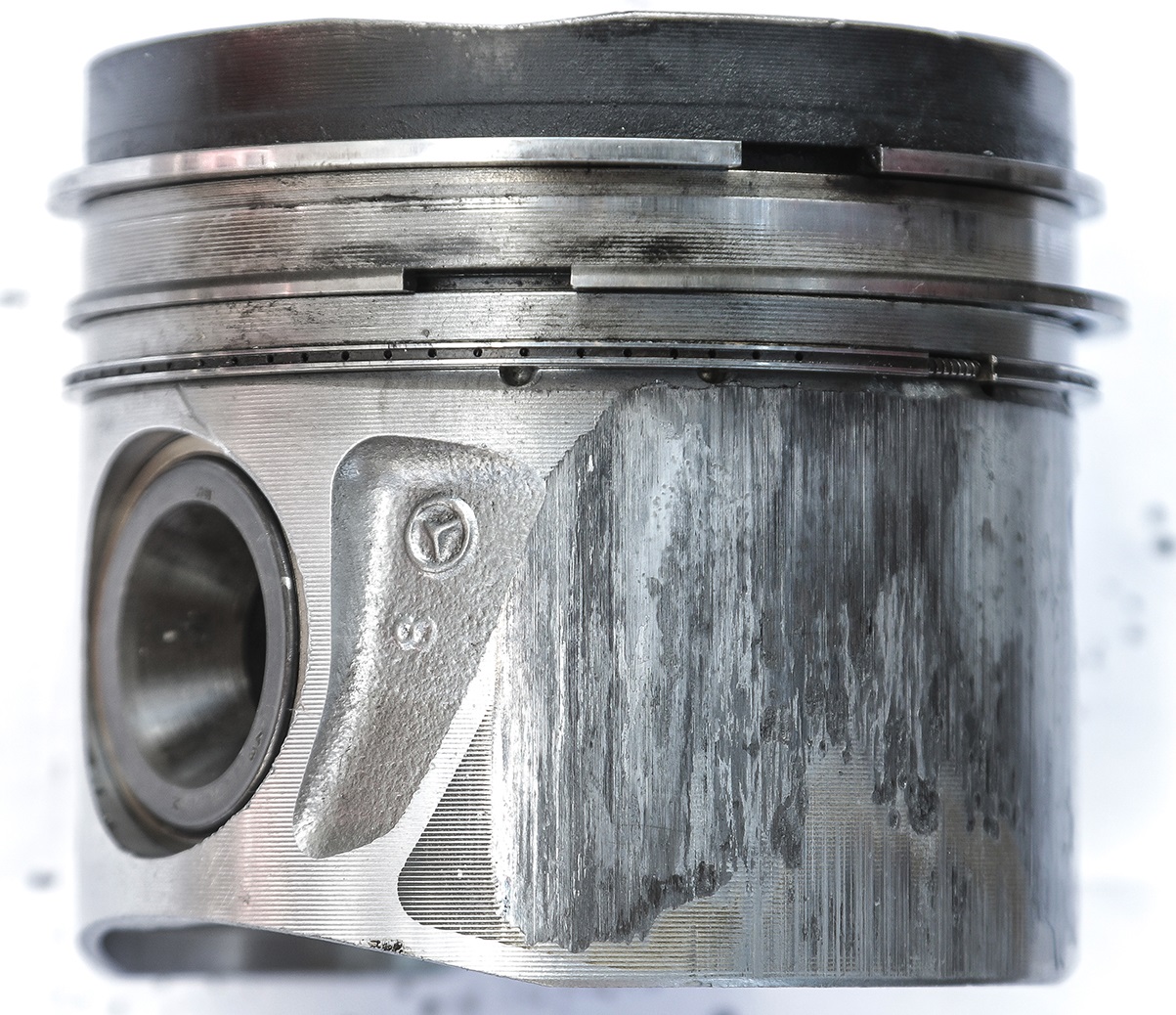 paliwo w oleju silnikowym_przytarty tłok