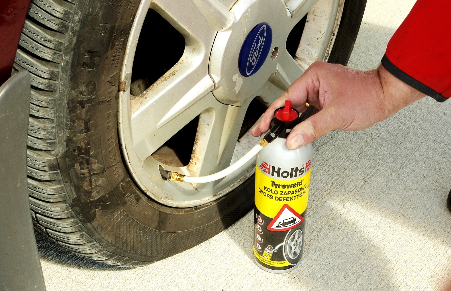 przewozenie w bagazniku_sprej do opon