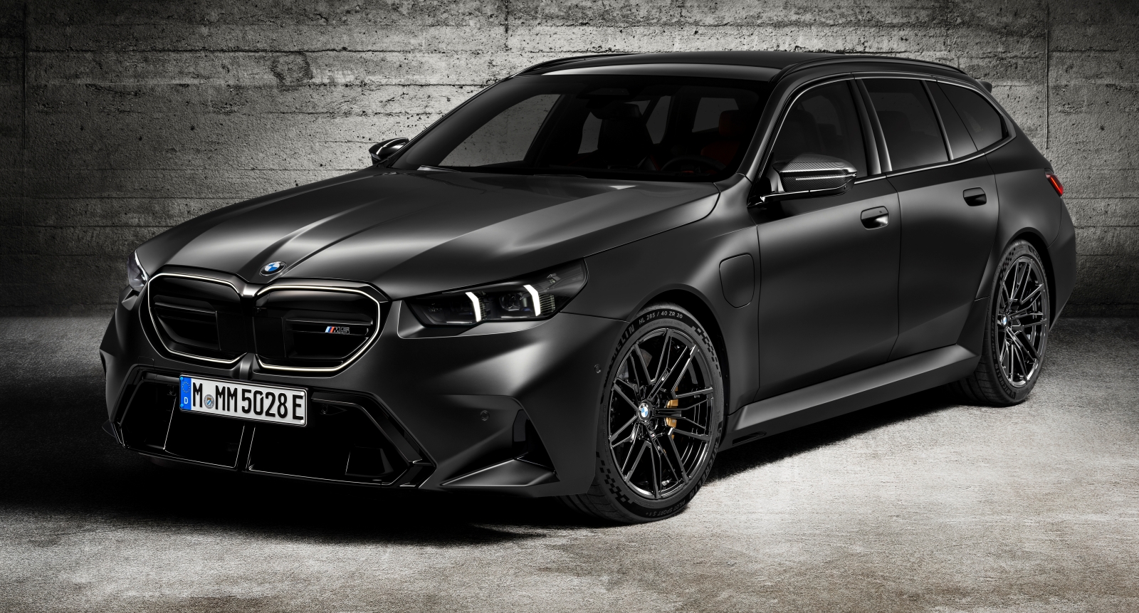 bmw-M5-touring-przod