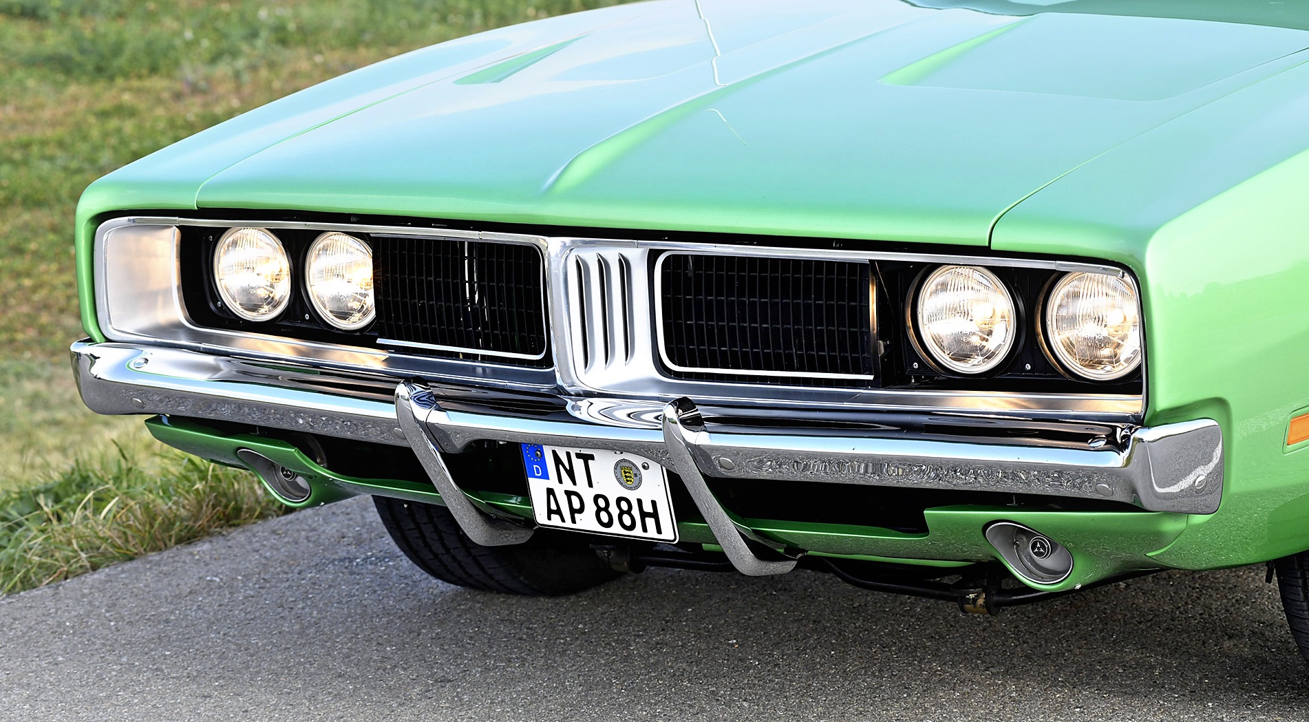 Trendy w oswietleniu aut_dodge charger 2