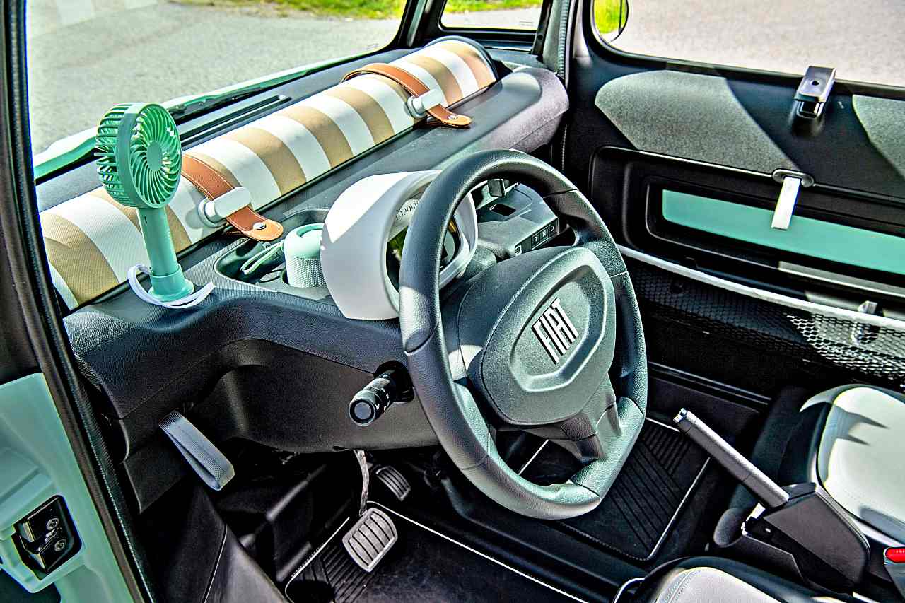 Fiat-Topolino-2024-deska-rozdzielcza