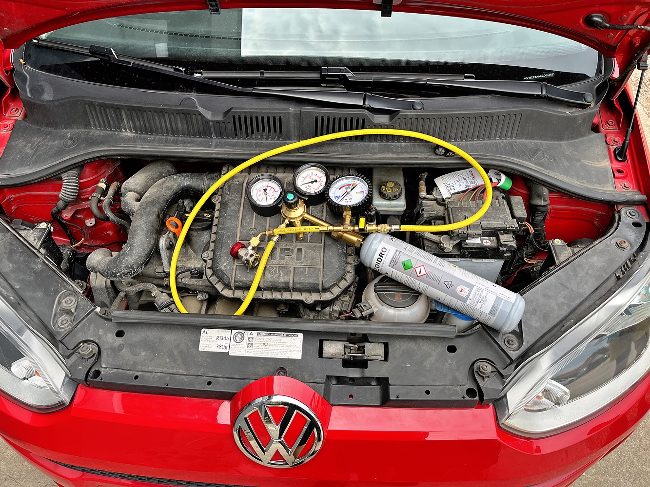 Samodzielne nabijanie klimatyzacji test_szukanie nieszczelnosci