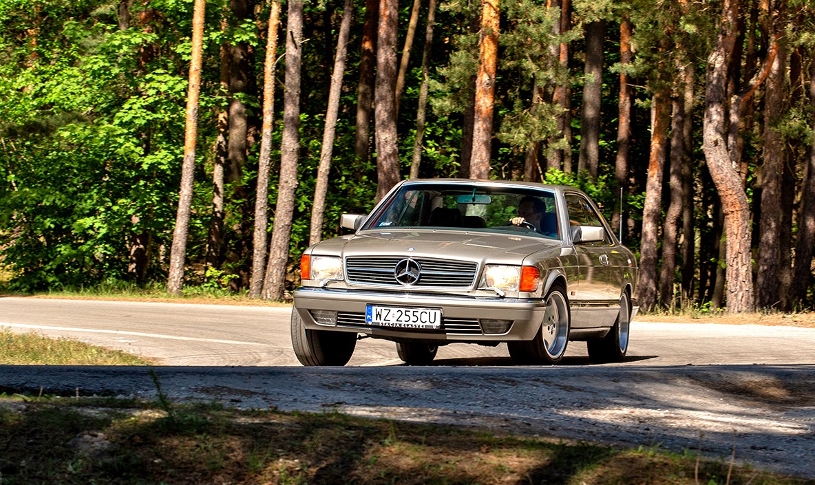 mercedes sec c126_w zakrecie