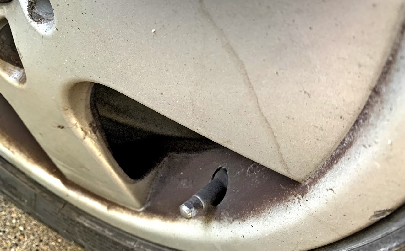 zapuszczone auto_felgi