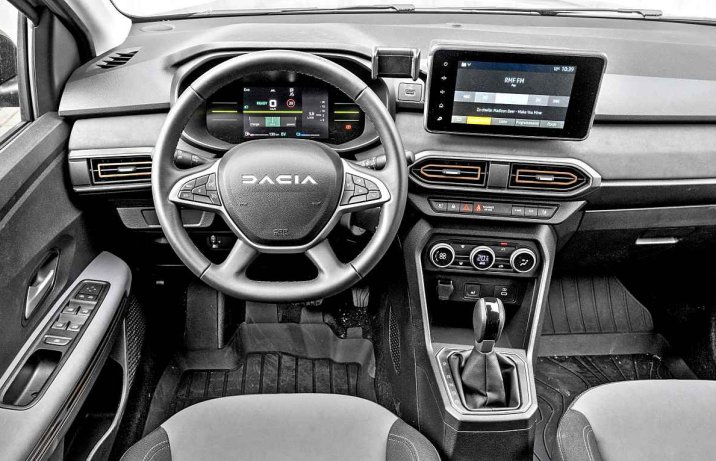 Dacia Jogger Hybrid 140 Extreme – deska rozdzielcza