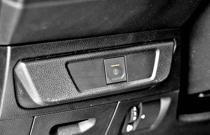 Dacia Jogger Hybrid 140 Extreme – przycisk, ustawienia