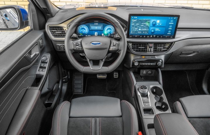 Ford Kuga - kokpit