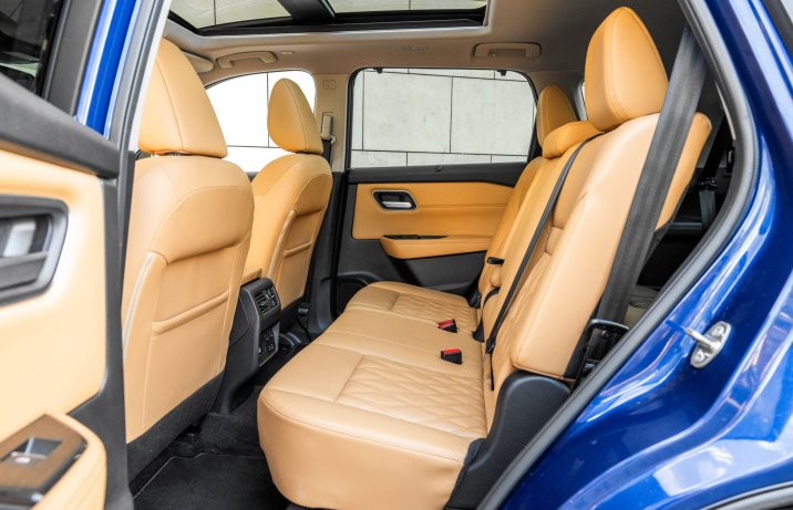 Nissan X-Trail - kanapa