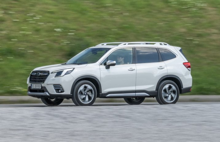 Subaru Forester - bok