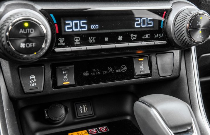Toyota RAV4 - klimatyzacja
