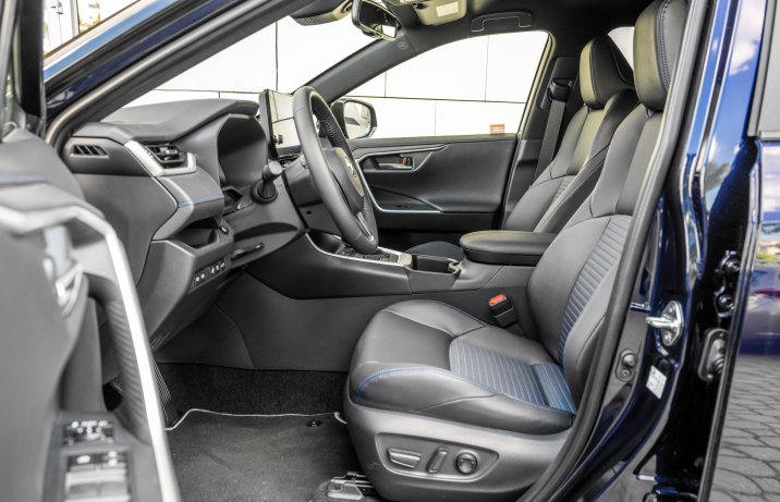 Toyota RAV4 - fotele