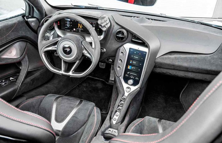McLaren 750S Spider (2024) – deska rozdzielcza