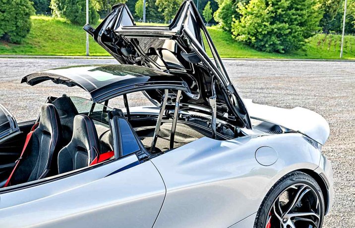 McLaren 750S Spider (2024) –otwieranie dachu