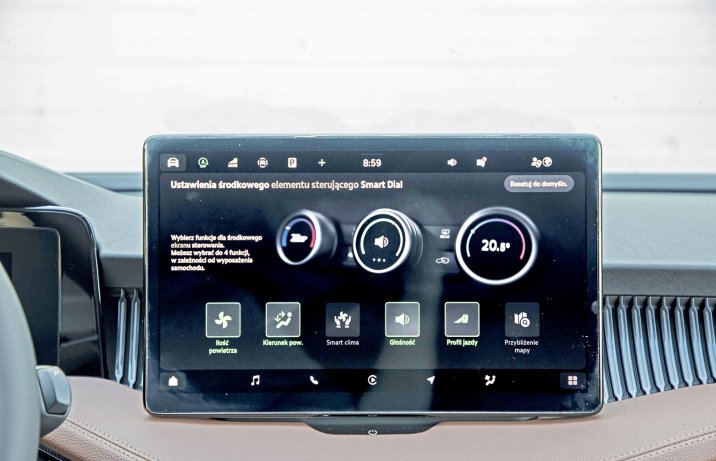 Skoda Superb 2.0 TDI DSG (2024) – test – pokrętła Smart Dials
