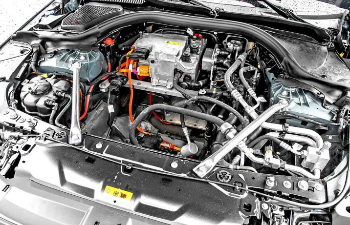 BMW i5 eDrive40 – osprzęt pod maską