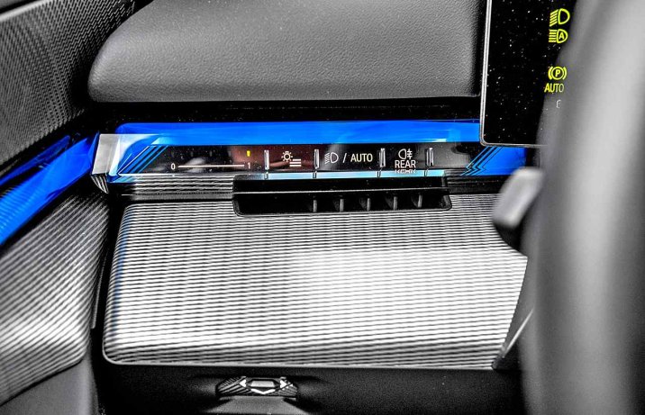 BMW i5 eDrive40 – sterowanie światłami