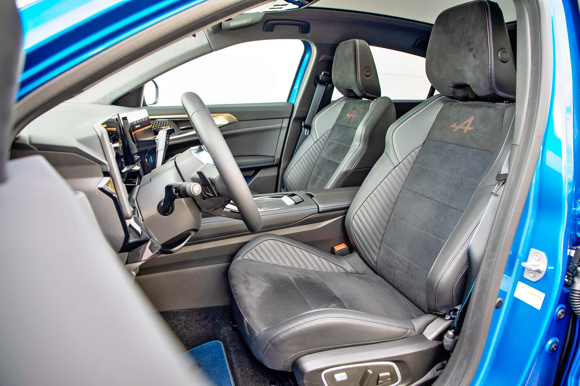 Renault-Rafale-E-Tech-full-hybrid-200-2024-test-fotele