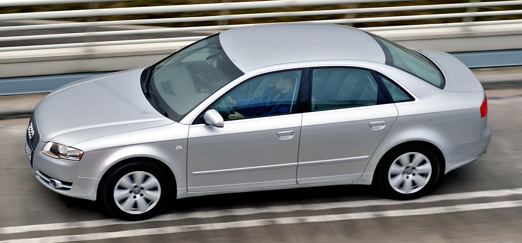 tanie uzywane auta klasy sredniej_audi a4