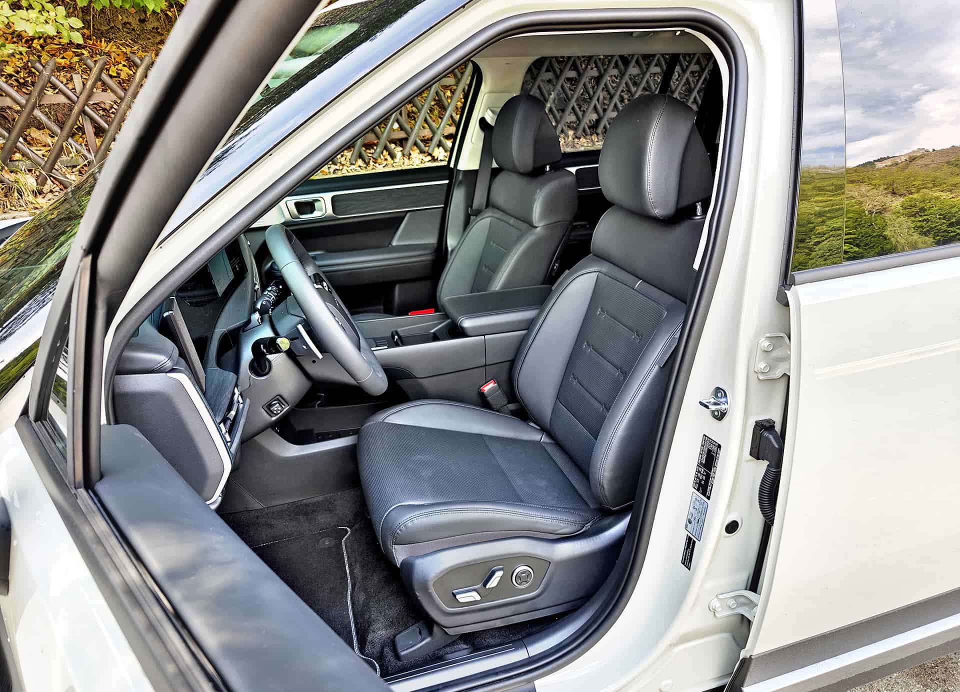 hyundai santa fe 2024 fotele z przodu