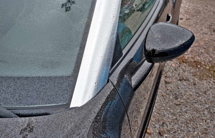 Używany Peugeot RCZ: słupek A, aluminiowa listwa