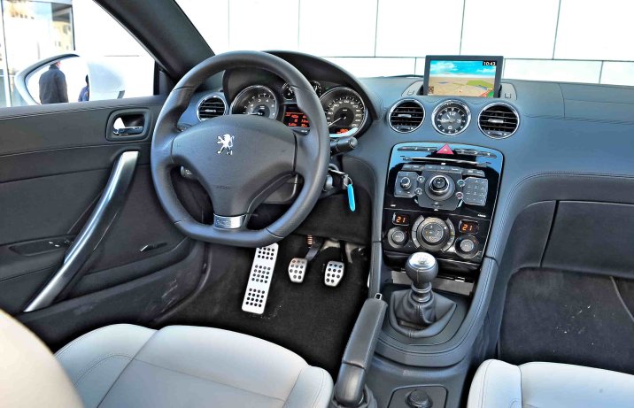 Peugeot RCZ: deska rozdzielcza