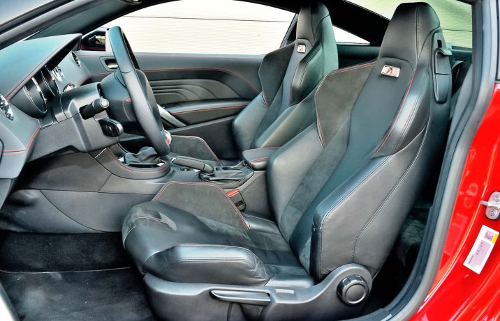 Peugeot RCZ: fotele w wersji RCZ R