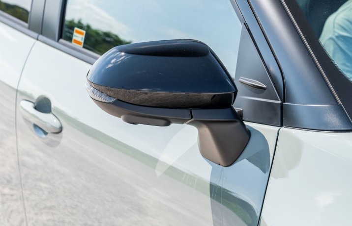 Toyota Yaris Cross - lusterko