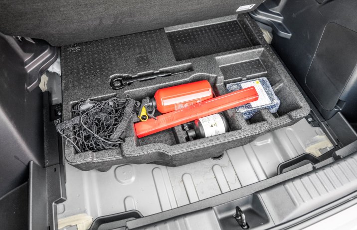 Toyota Yaris Cross - schowek pod bagażnikiem