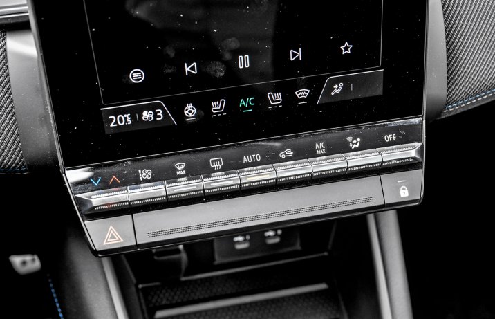 Renault Captur mild hybrid 160 EDC esprit Alpine – sterowanie klimatyzacją