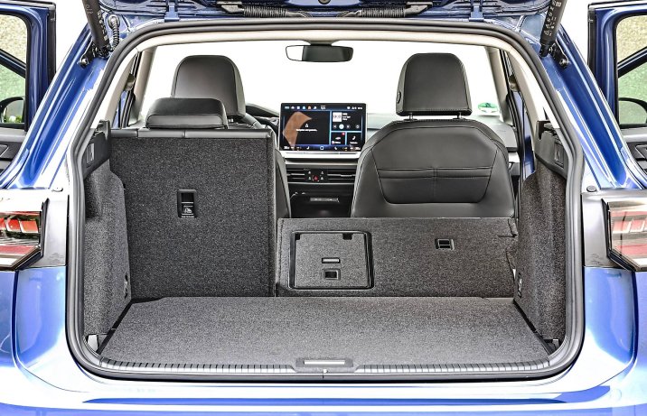 VW Golf Variant (2024) - bagażnik